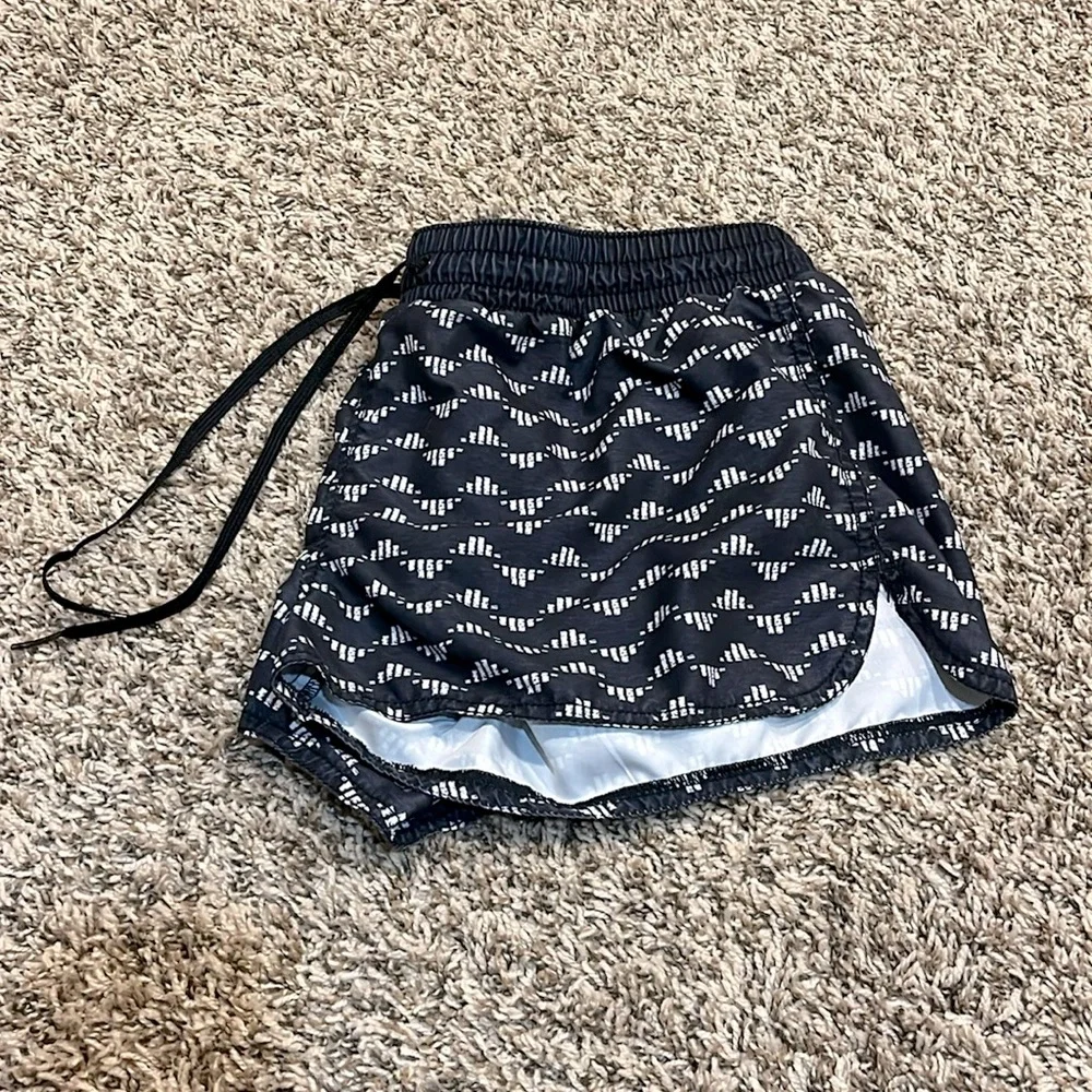 OLD NAVY shorts ๐ค - Picture 3 of 6